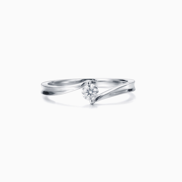 Twisted Round Brilliant Engagement ring