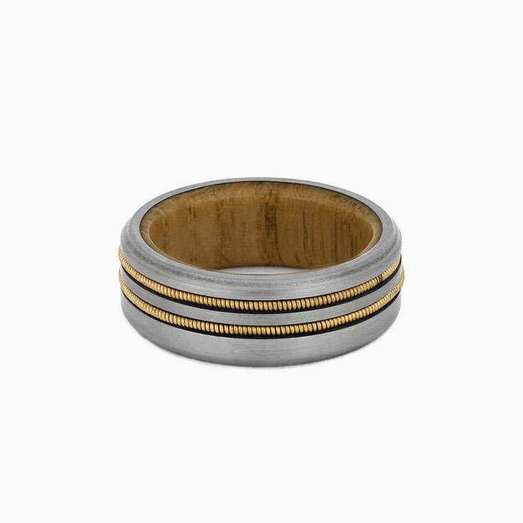 Guitar string with oak wood