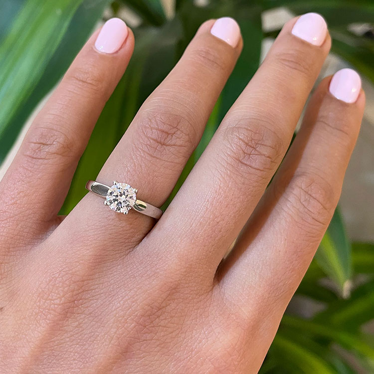 Round Brilliant Cut Engagement Ring With a Flat Plain Band